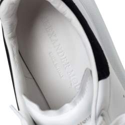 Pre Owned حذاء رياضي أليكساندر ماكوين سويدي وجلد أبيض - أسود  بنمط كبير مقاس أوروبي 37 