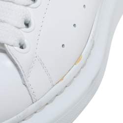 Pre Owned حذاء رياضي أليكساندر ماكوين سويدي وجلد أبيض - أسود  بنمط كبير مقاس أوروبي 37 