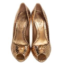 Pre Owned Alexander McQueen Metallic Gold Snakeskin Skull Detail Peep Toe Pumps Size 36