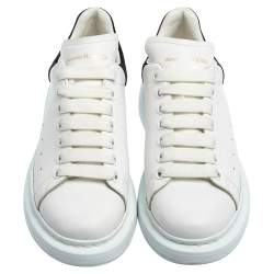 Pre Owned حذاء رياضي أليكساندر ماكوين سويدي وجلد أبيض كبير الحجم منخفض من أعلى مقاس 39