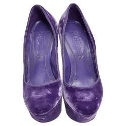 Pre Owned Alexander McQueen Purple Velvet Armadillo Heel-less Wedge Pumps Size 36