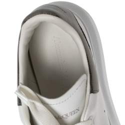 مملوكة مسبقًا حذاء رياضي أليكساندر ماكوين جلد رصاصي/أبيض نمط واسع مقاس 36.5