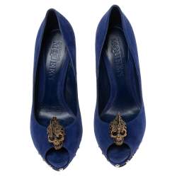 Pre Owned Alexander McQueen Blue Suede Crystal Embellished Skull Peep Toe Platform Pumps Size 38.5