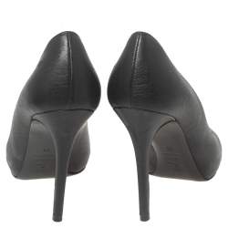 Pre Owned Alexander McQueen Black Leather Crystal Embellished Skull Peep-Toe Pumps Size 38