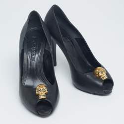 Pre Owned Alexander McQueen Black Leather Crystal Embellished Skull Detail Peep Toe Platform Pumps Size 37