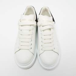 Pre Owned حذاء رياضي أليكساندر ماكوين سويدي وجلد أبيض / أسود بنمط كبير مقاس 38