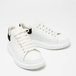 Pre Owned حذاء رياضي أليكساندر ماكوين سويدي وجلد أبيض / أسود بنمط كبير مقاس 38