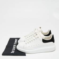 Pre Owned حذاء رياضي أليكساندر ماكوين سويدي وجلد أبيض / أسود بنمط كبير مقاس 38