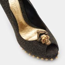 Pre Owned Alexander McQueen Black/Gold Textured Leather Skull Peep Toe Platform Pumps Size 39