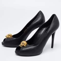 Pre Owned Alexander McQueen Black Leather  Skull Pumps Size 38