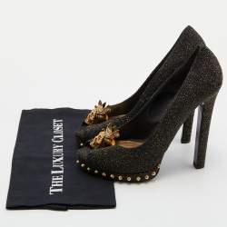 Pre Owned Alexander McQueen Black/Gold Textured Suede Embellished Skull Peep Toe Pumps Size 39.5