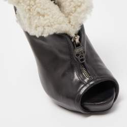 Pre Owned Alexander McQueen Black Leather and Fur Ankle Boots Size 36