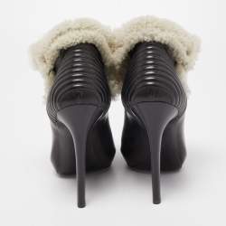 Pre Owned Alexander McQueen Black Leather and Fur Ankle Boots Size 36
