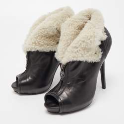 Pre Owned Alexander McQueen Black Leather and Fur Ankle Boots Size 36