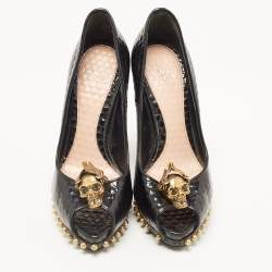 Pre Owned Alexander McQueen Black Patent Leather Skull Embellished Peep Toe Pumps Size 37