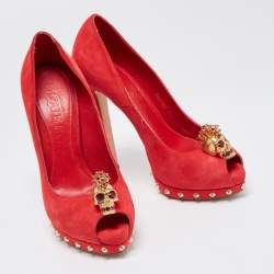 Pre Owned Alexander McQueen Red Suede Embellished Skull Studded Platform Peep Toe Pumps Size 36.5