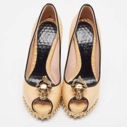 Pre Owned Alexander McQueen Beige Patent Leather Skull Pumps Size 35.5