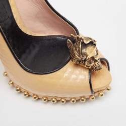 Pre Owned Alexander McQueen Beige Patent Leather Skull Pumps Size 35.5