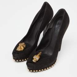 Pre Owned Alexander McQueen Black Suede Crystal Embellished Skull Peep Toe Pumps Size 38.5