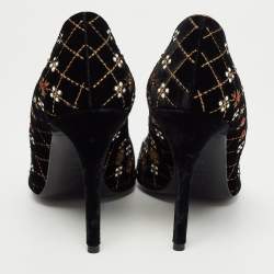 Pre Owned Alexander McQueen Black Velvet Embellished Pointed Toe Pumps Size 38.5