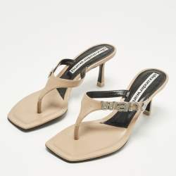 مملوكة مسبقًا صندل جلد بيج أليكساندر وانغ آيفي 65 بحزام إبصبع مقاس 37