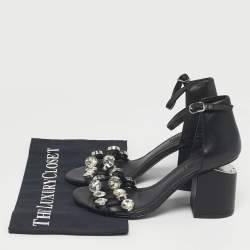 مملوكة مسبقًا صندل ألكسندر وانغ آبي حزام الكاحل جلد أسود مزخرف كريستال مقاس 37