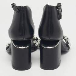 مملوكة مسبقًا صندل ألكسندر وانغ آبي حزام الكاحل  جلد أسود مزخرف كريستال مقاس 37