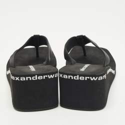 مملوكة مسبقًا صندل بكعب إسفين إسكندر وانغ قماشي أسود بحزام بين الأصابع مقاس 39