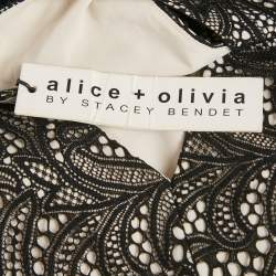 Pre Owned Alice + Olivia Black Zooey Lace V-Neck Bodysuit XS