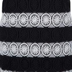 Pre Owned Alice + Olivia Monochrome Striped Crochet Lace Sleeveless Lucia Maxi Dress M