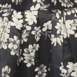 Pre Owned تنورة أليس + أوليفيا ساتان سوداء مطبعة زهور مطوية صغيرة