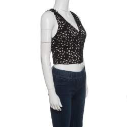 Pre Owned توب آليس + أوليفيا ليلا أسود مورد قصات ليزر بلا أكمام S