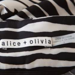 Alice + Olivia Monochrome Stripe Printed Crepe Pleated Shorts S