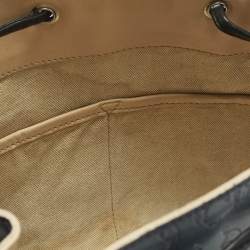 مملوكة مسبقًا Alviero Martini 1A Classe Navy Blue Geo Embossed Leather Drawstring Bucket Bag