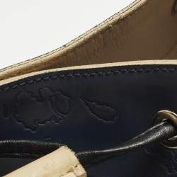 مملوكة مسبقًا Alviero Martini 1A Classe Navy Blue Geo Embossed Leather Drawstring Bucket Bag