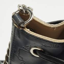 مملوكة مسبقًا Alviero Martini 1A Classe Navy Blue Geo Embossed Leather Drawstring Bucket Bag