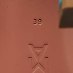 Pre Owned حذاء كعب عالي أمينة معادي كاميليا أزرق مائي مرصع بالكريستال مقدمة مدببة حزام خلفي مقاس 39.5