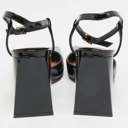 مملوكة مسبقًا صندل أمينة معادي زولا ماء الثعابين وبي في سي بكريمي/بيج مقاس 37.5