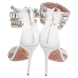 مملوكة مسبقًا Aquazzura White Canvas Embellished  Ankle Wrap Sandals Size 39