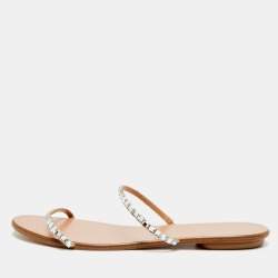 مملوكة مسبقًا شريحة مسطحة مزينة بالكريستال من جلد الغزال البيج مقاس 40 من أكوازورا