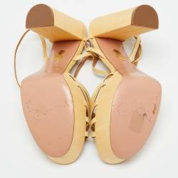 مملوكة مسبقًا صندل أكوازورا منصة جلدية بتأثير الثعبان الذهبي بحزام عند الكاحل مقاس 36