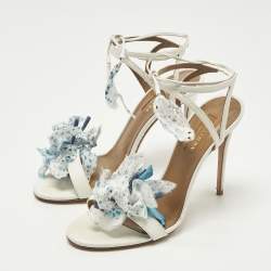 Pre Owned صندل أكوازورا قماش ورافيا أبيض/أزرق بأزهار وحزام للكاحل مقاس 37.5