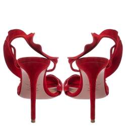 مملوكة مسبقًا Aquazzura Red Suede Ruffle Sandals Size 37