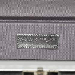 مملوكة مسبقًا حقيبة يد منطقة x بيرتوني لينغ لينغ فضية جلدية و PVC