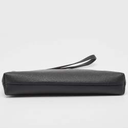 مملوكة مسبقًا Balenciaga Black Leather Logo Wristlet Pouch