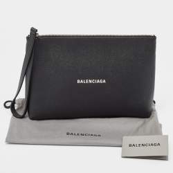 مملوكة مسبقًا Balenciaga Black Leather Logo Wristlet Pouch