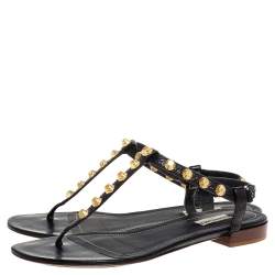 مملوكة مسبقًا Balenciaga Black Leather Arena Studded Thong Flat Sandals Size 39