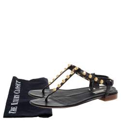 مملوكة مسبقًا Balenciaga Black Leather Arena Studded Thong Flat Sandals Size 39