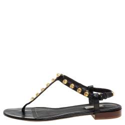 مملوكة مسبقًا Balenciaga Black Leather Arena Studded Thong Flat Sandals Size 39