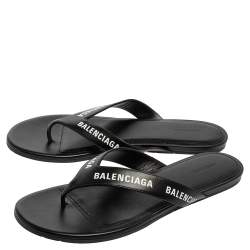 مملوكة مسبقًا صندل بإصبع بالنسياغ ا مستدير شعار أووافر جلد أسود مقاس 39